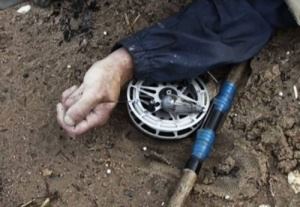 На берегу реки в Лискинском районе нашли труп рыбака