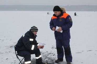 У воды без беды - опасный лед в Лисках